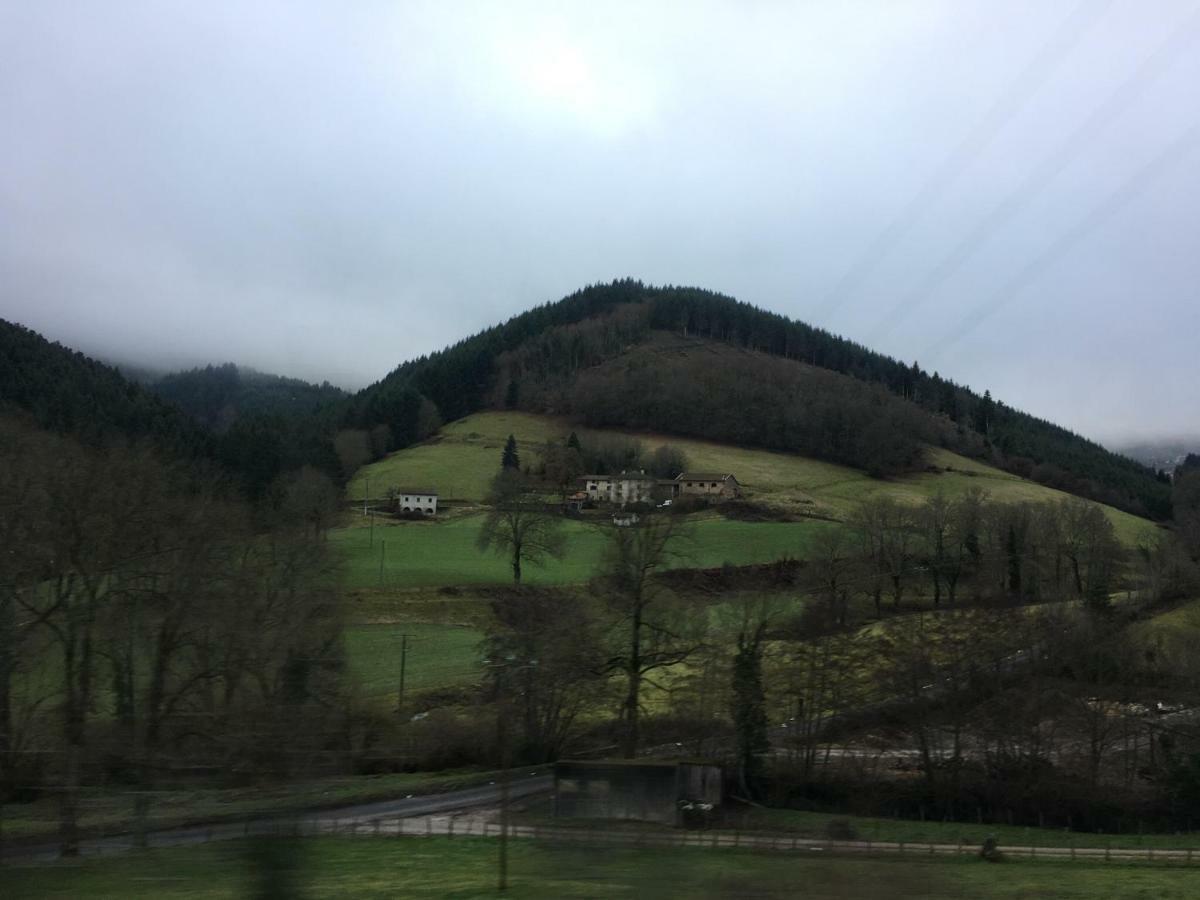 Le Chatel En Beaujolais Valsonne Exterior foto