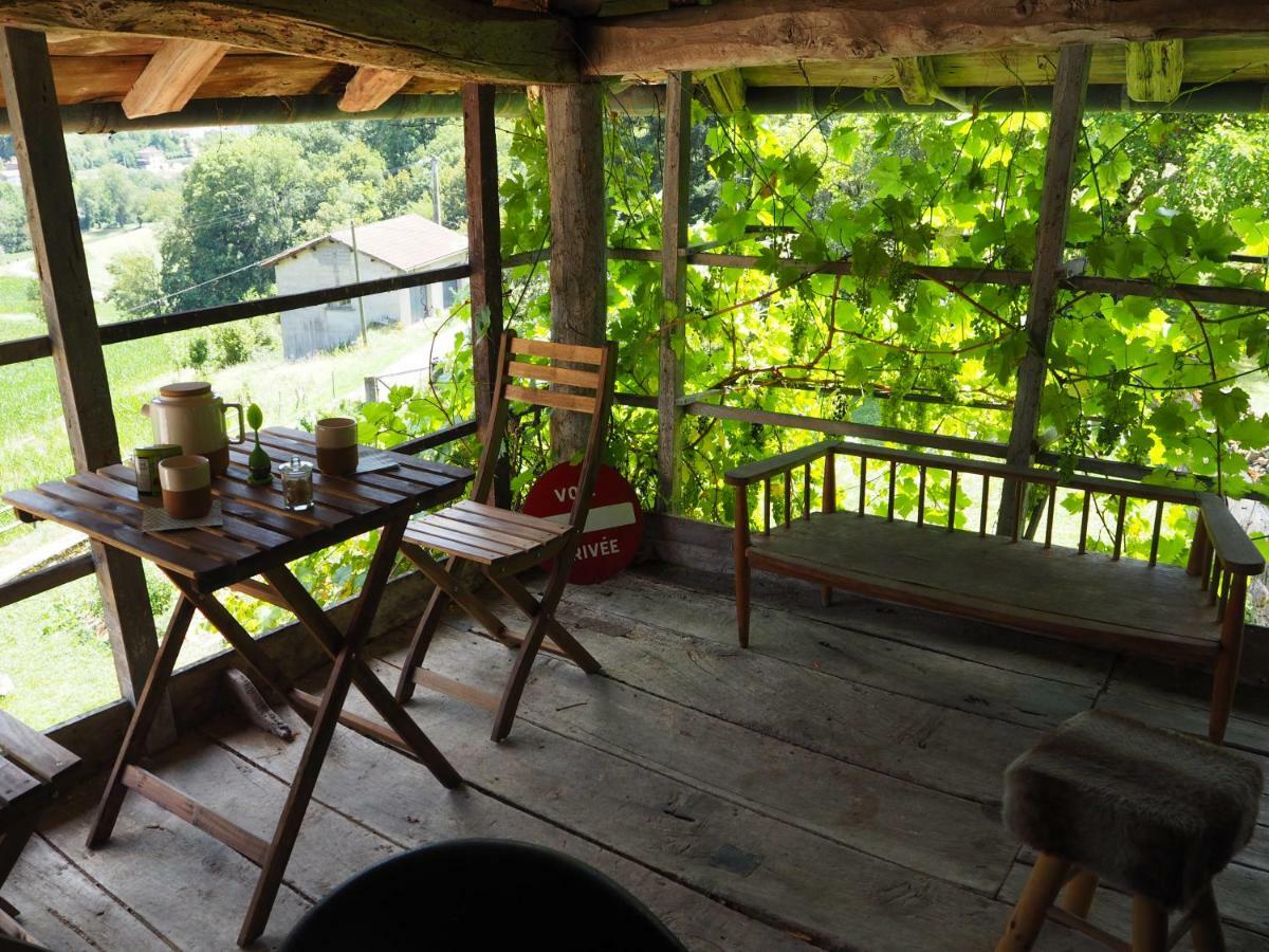 Le Chatel En Beaujolais Valsonne Exterior foto